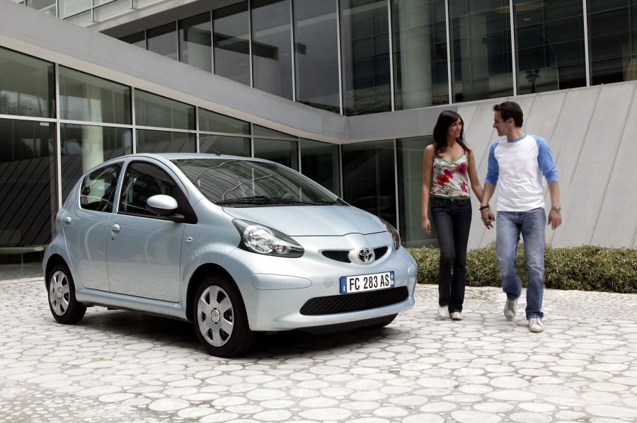 Toyota Aygo 2005 года  (фото 56 из 102)